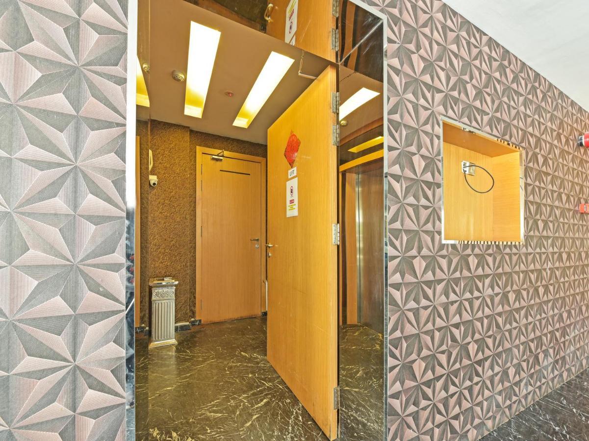 Capital O 90130 Sawadee Hotel Джохор Бахру Екстериор снимка