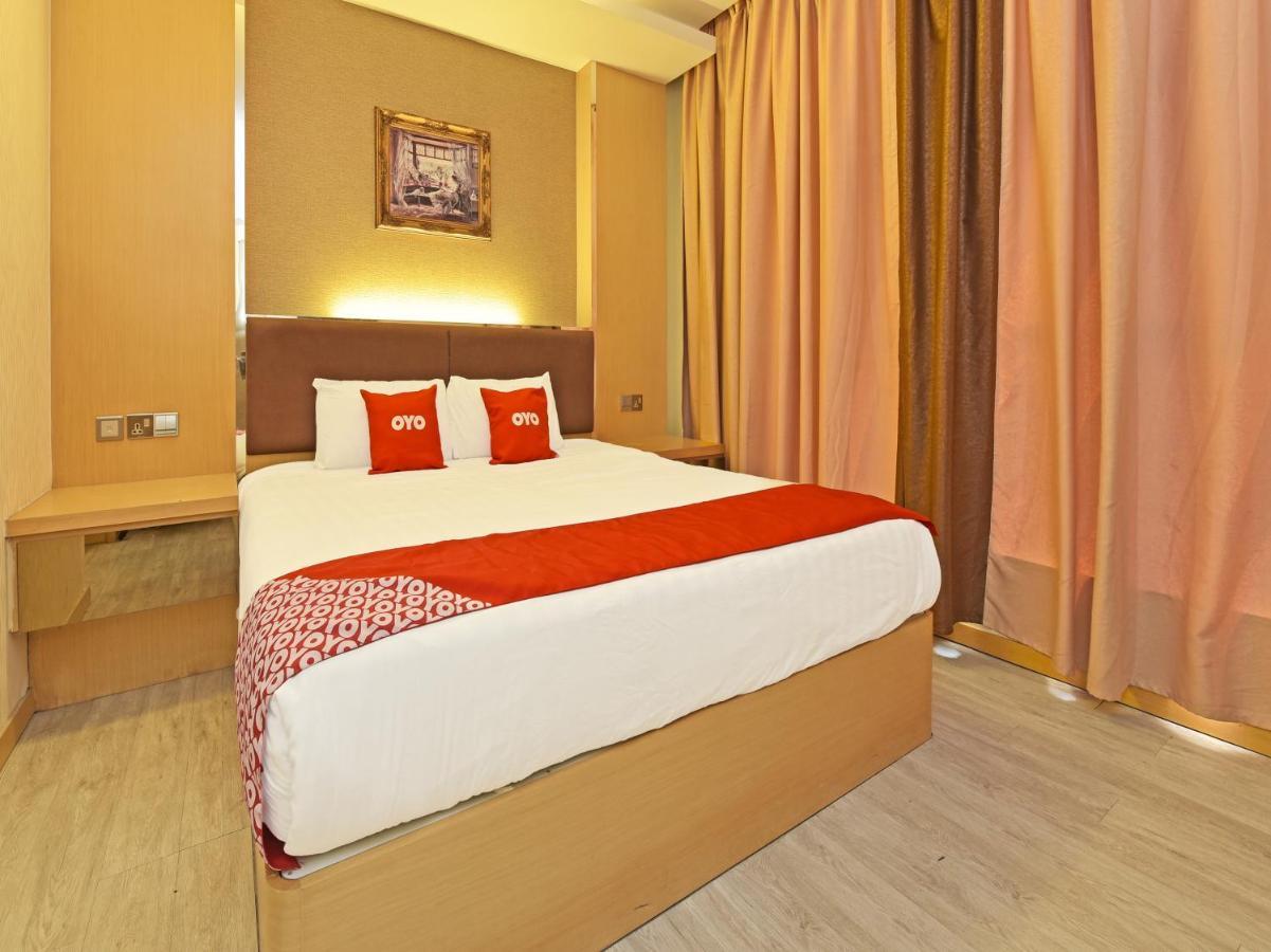Capital O 90130 Sawadee Hotel Джохор Бахру Екстериор снимка