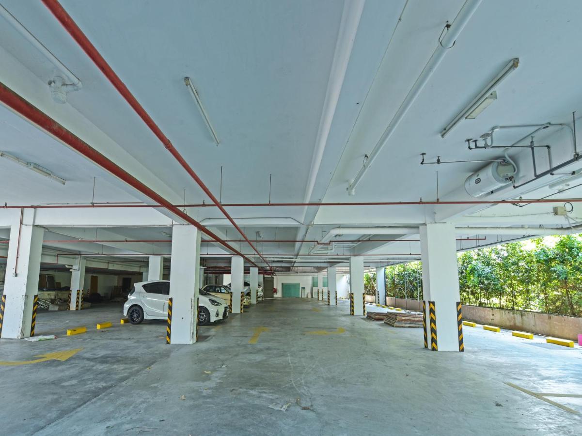Capital O 90130 Sawadee Hotel Джохор Бахру Екстериор снимка