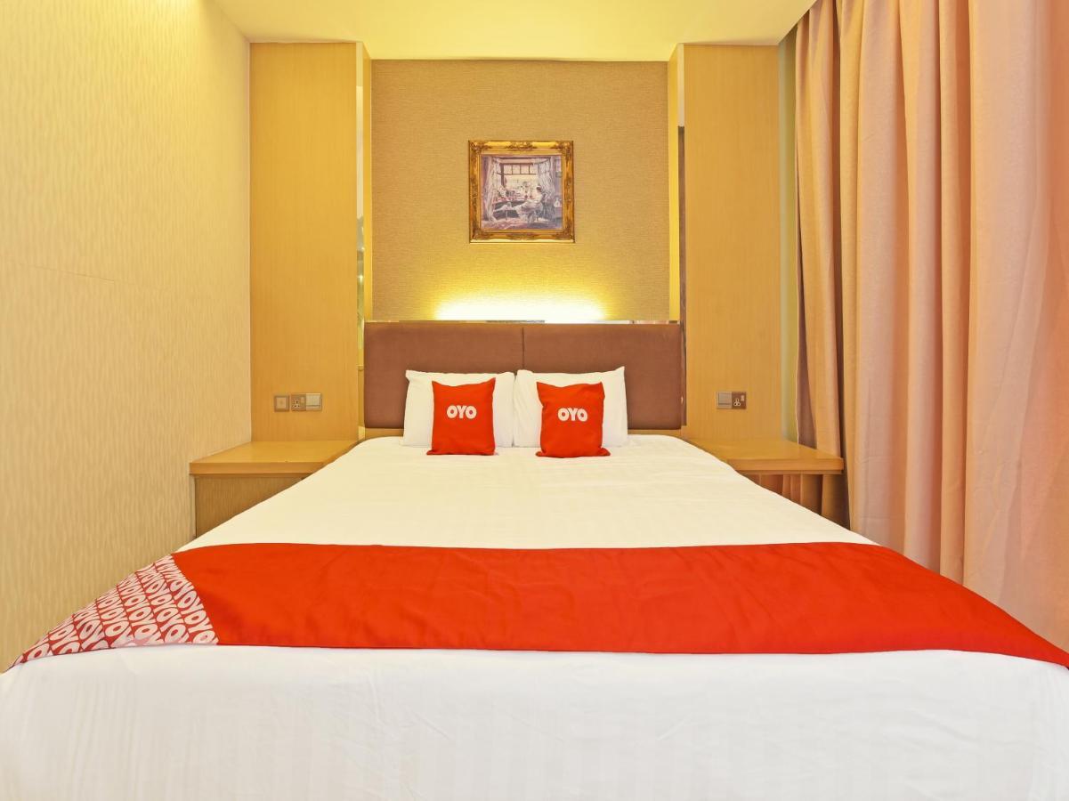 Capital O 90130 Sawadee Hotel Джохор Бахру Екстериор снимка