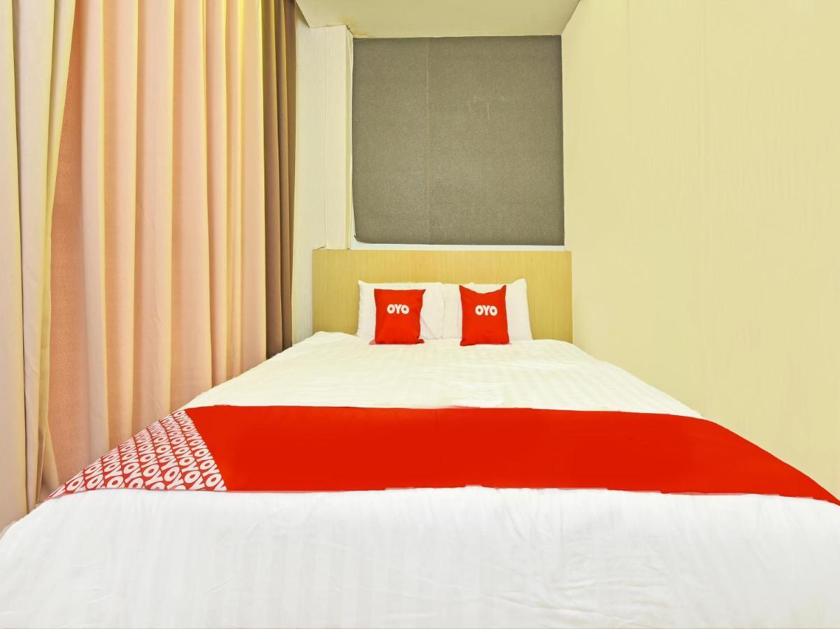 Capital O 90130 Sawadee Hotel Джохор Бахру Екстериор снимка