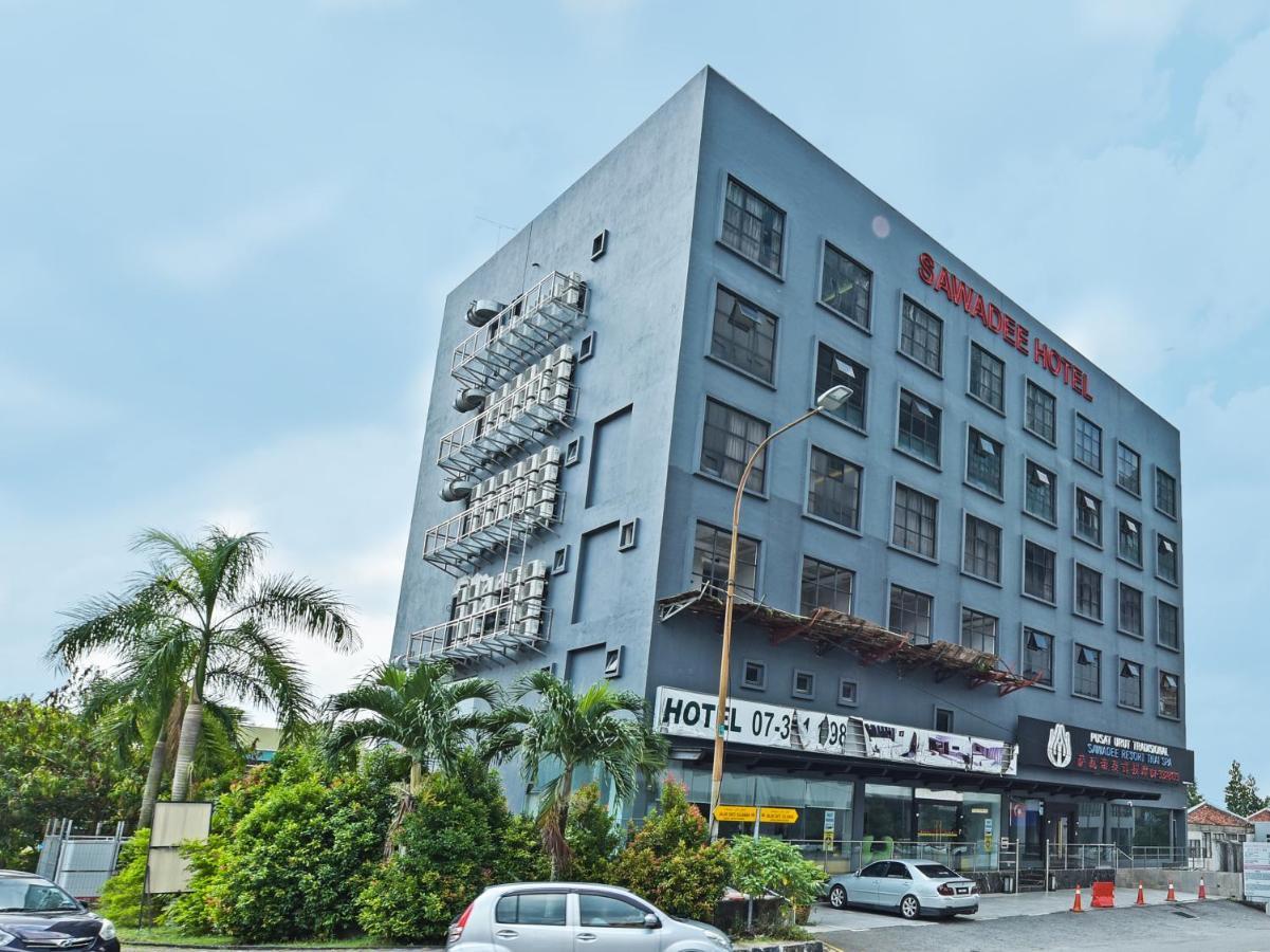 Capital O 90130 Sawadee Hotel Джохор Бахру Екстериор снимка