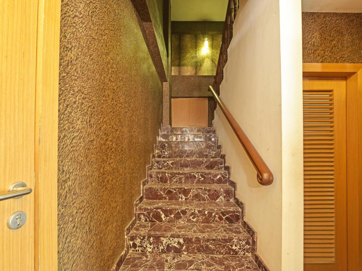 Capital O 90130 Sawadee Hotel Джохор Бахру Екстериор снимка